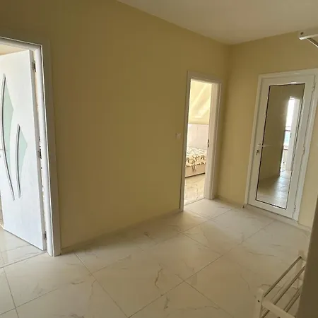 Ξενοδοχείο με διαμερίσματα Zigrabay Lovely Appartments 4*