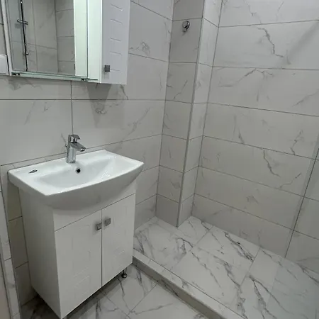 Zigrabay Lovely Appartments פרימורסקו